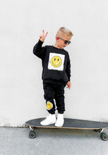 Load image into Gallery viewer, Smiley Elevated Crewneck - Black