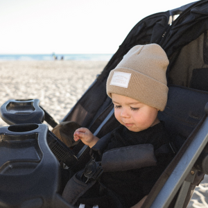 YOUNG + RAD CLASSIC BEANIE // BEIGE