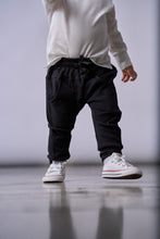 Load image into Gallery viewer, Ribbed Jogger - Black