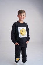 Load image into Gallery viewer, Smiley Elevated Crewneck - Black