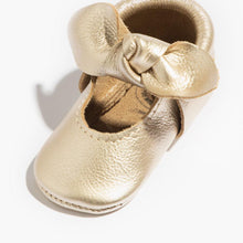 Load image into Gallery viewer, Platinum Knotted Bow Baby Shoe