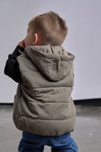 Load image into Gallery viewer, Hooded Puffer Vest - Army Green