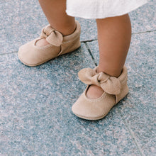 Load image into Gallery viewer, Weathered Brown Knotted Bow Baby Shoe