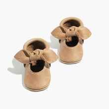 Load image into Gallery viewer, Weathered Brown Knotted Bow Baby Shoe