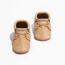 Load image into Gallery viewer, Weathered Brown Oxford Baby Shoe