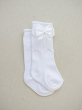 Load image into Gallery viewer, Mebie High Rise Bow Socks