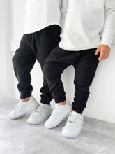 Load image into Gallery viewer, Ribbed Jogger - Black