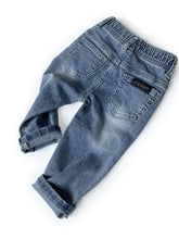 Load image into Gallery viewer, Relaxed Fit Distressed Denim