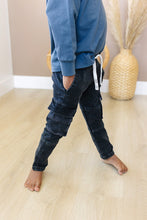 Load image into Gallery viewer, Kaden Jeans