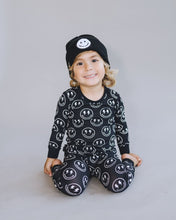 Load image into Gallery viewer, Smiley Beanie | Black