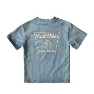 THE MAVERICKS TEE - CLOUD BLUE